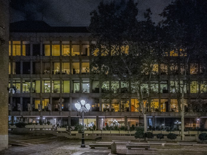 fotografia edificio fachada plaza del rey ventanas arquitectura paisaje urbano siuacionismo psicogeografia antonio beltran